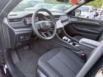 2025 Jeep Grand Cherokee Laredo X 4x4