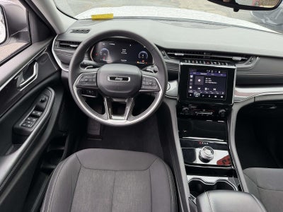 2023 Jeep Grand Cherokee Laredo 4x4