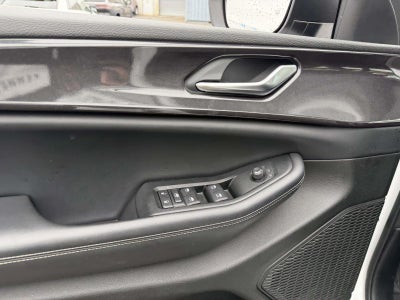 2023 Jeep Grand Cherokee Laredo 4x4