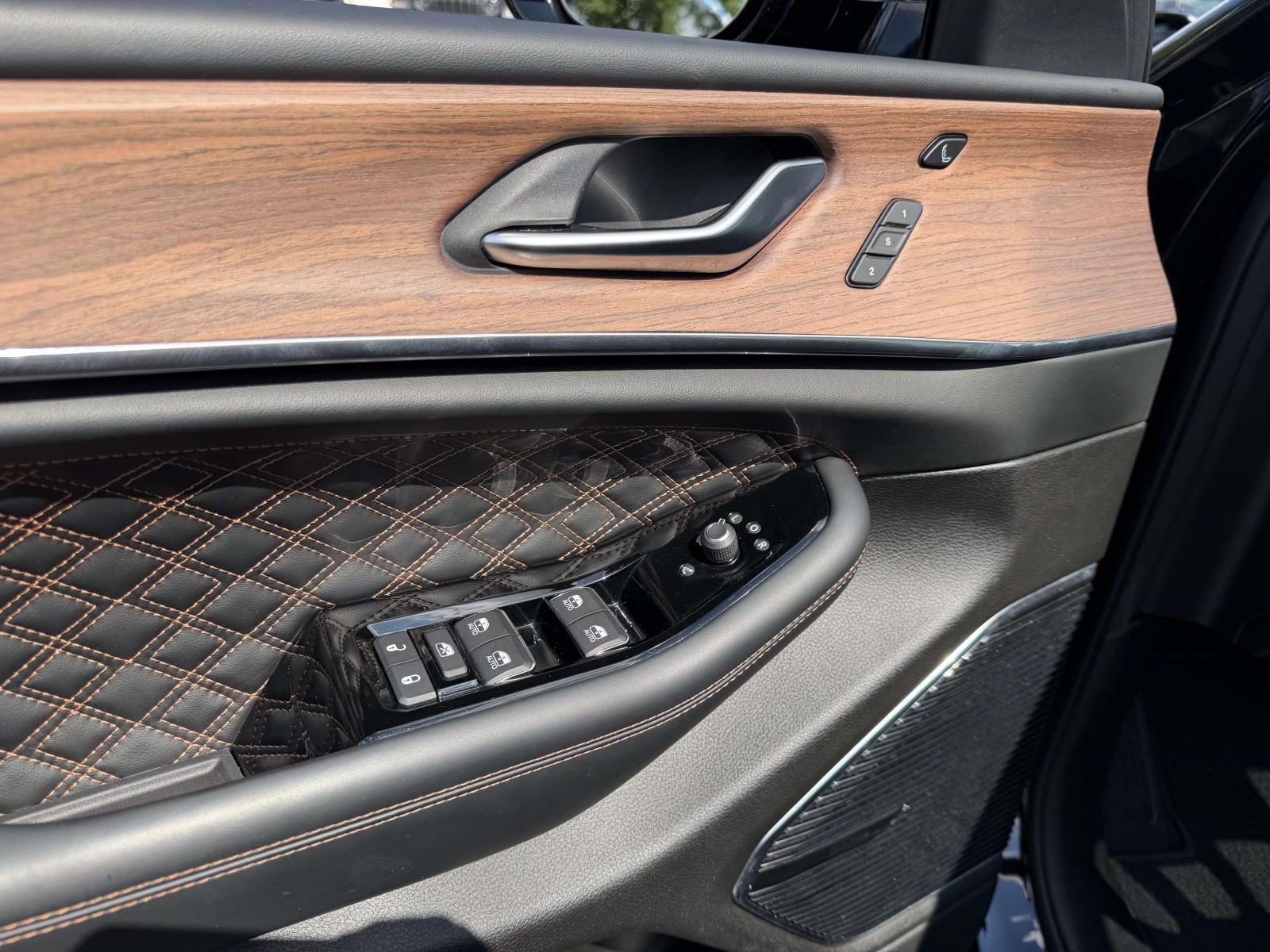 2022 Jeep Grand Cherokee Summit 4x4