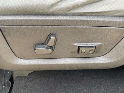 2019 RAM 1500 Classic SLT Crew Cab 4x4 57' Box