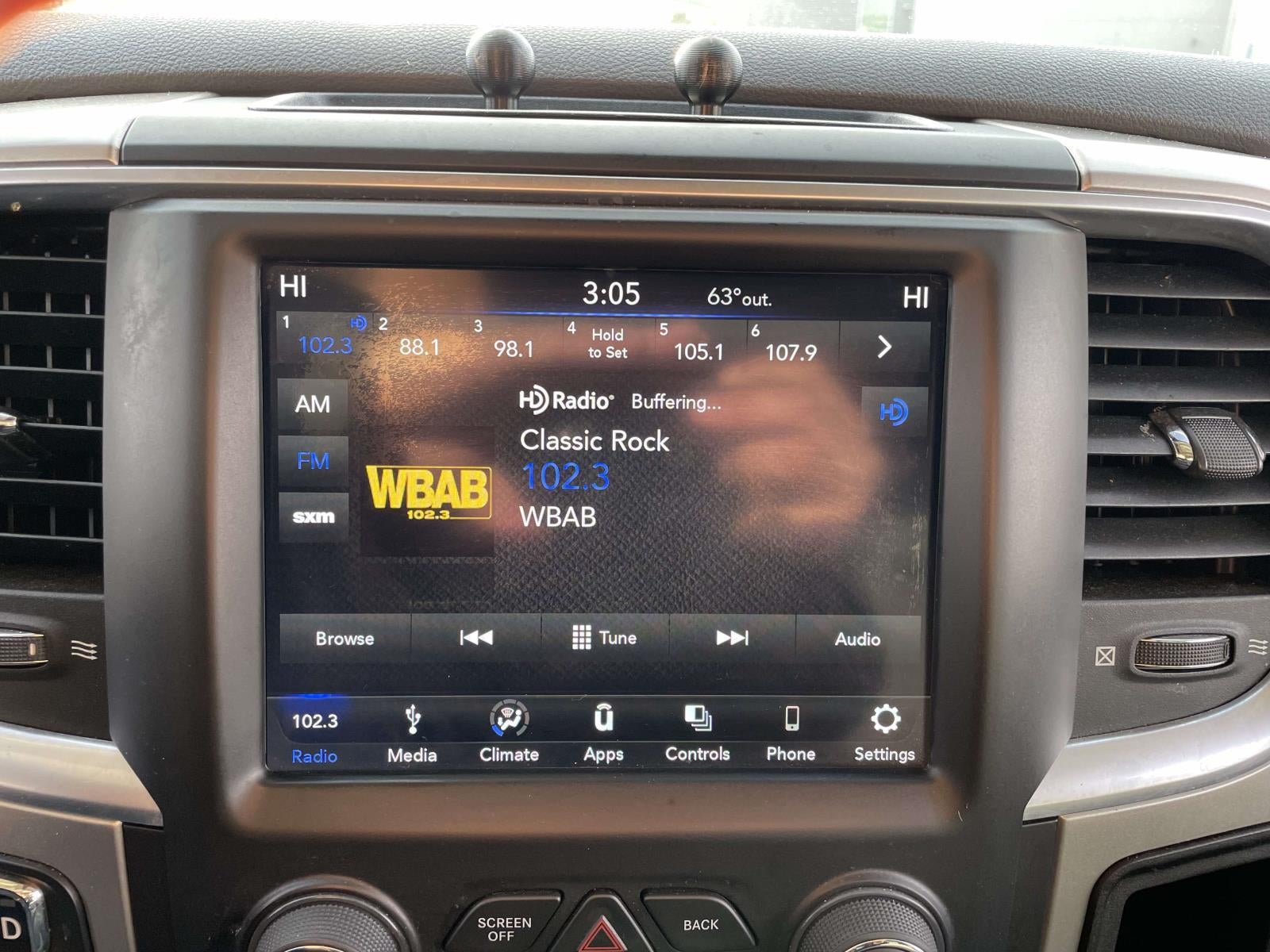 2019 RAM 1500 Classic SLT Crew Cab 4x4 57' Box