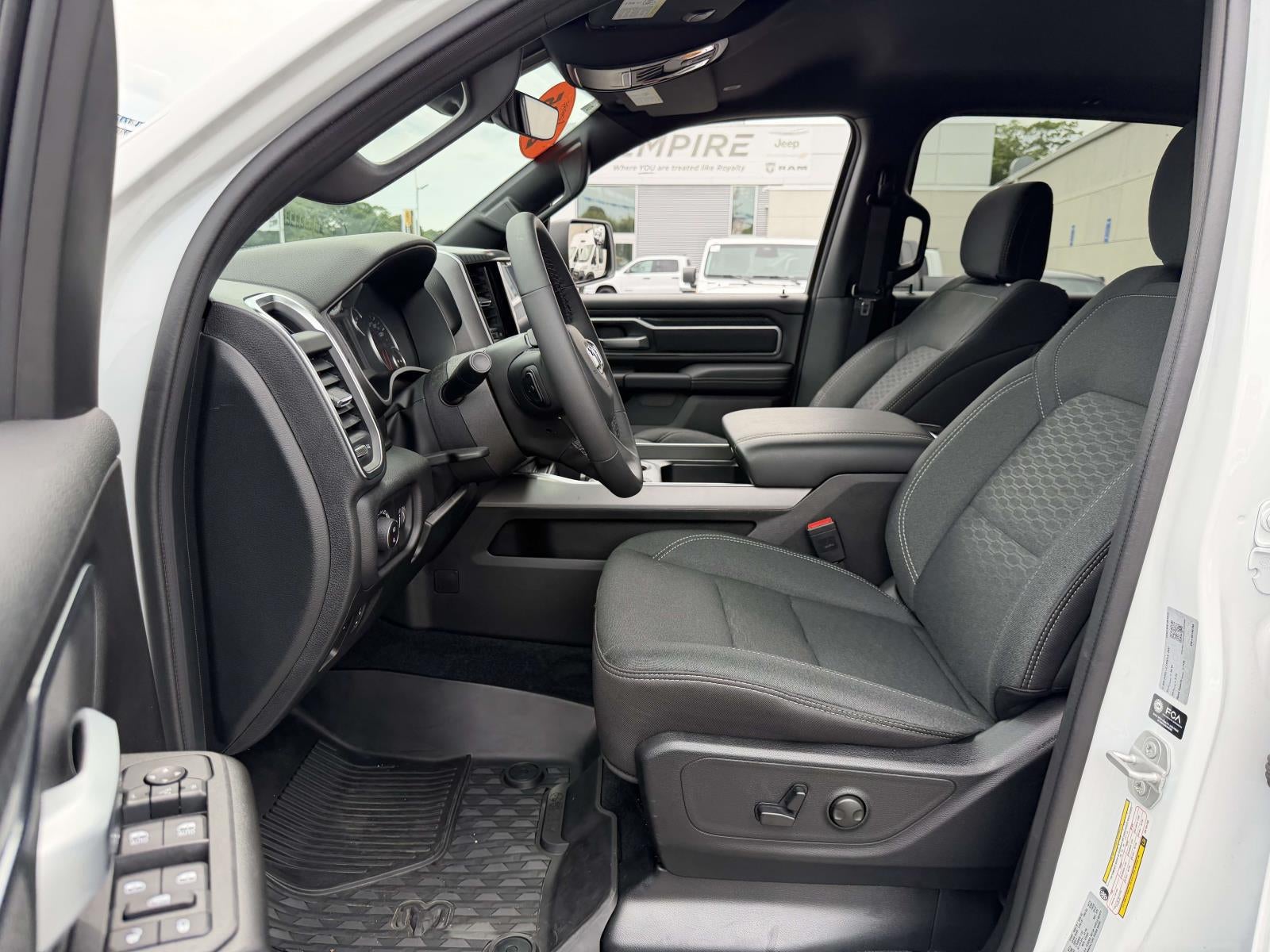 2025 RAM 1500 Big Horn Crew Cab 4x4 5'7' Box