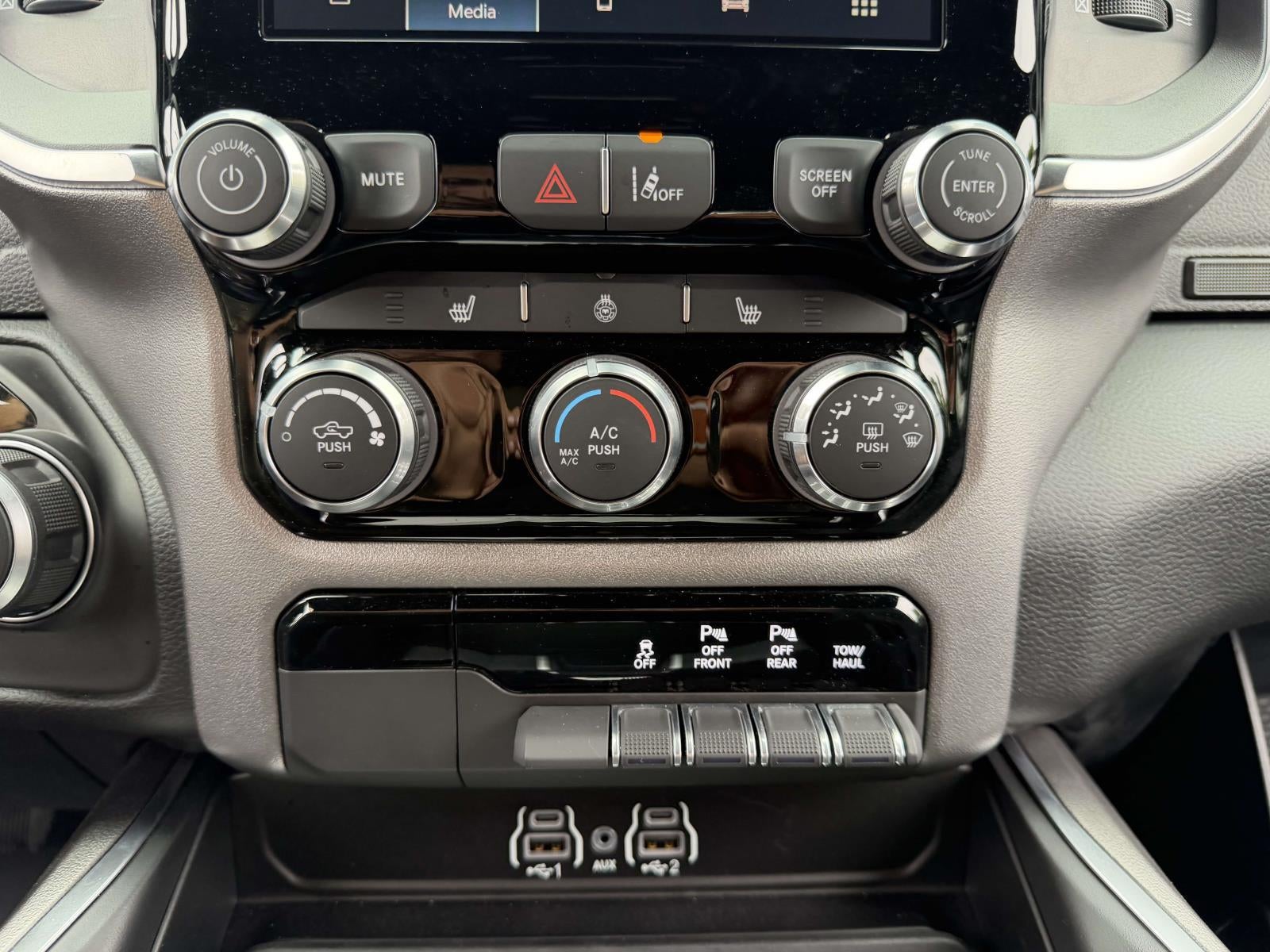 2025 RAM 1500 Big Horn Crew Cab 4x4 5'7' Box