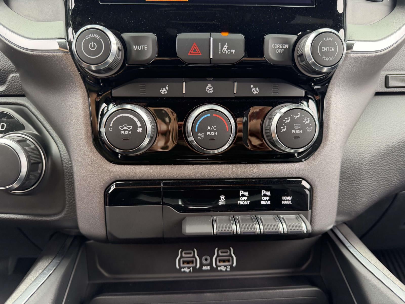 2025 RAM 1500 Big Horn Crew Cab 4x4 5'7' Box