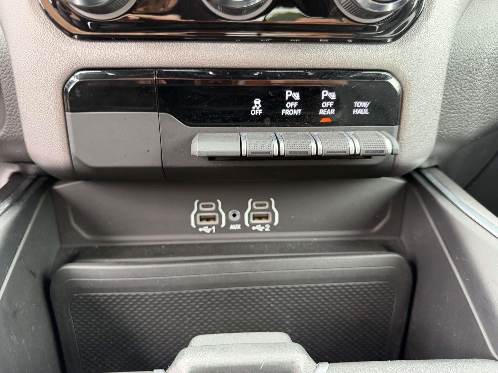 2025 RAM 1500 Big Horn Crew Cab 4x4 5'7' Box