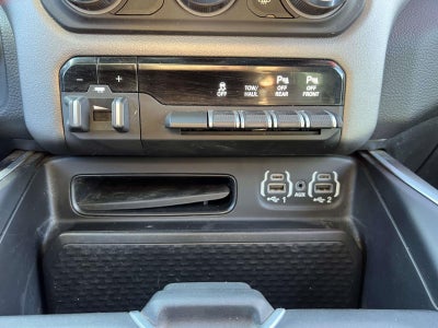 2021 RAM 1500 Big Horn Crew Cab 4x4 5'7' Box