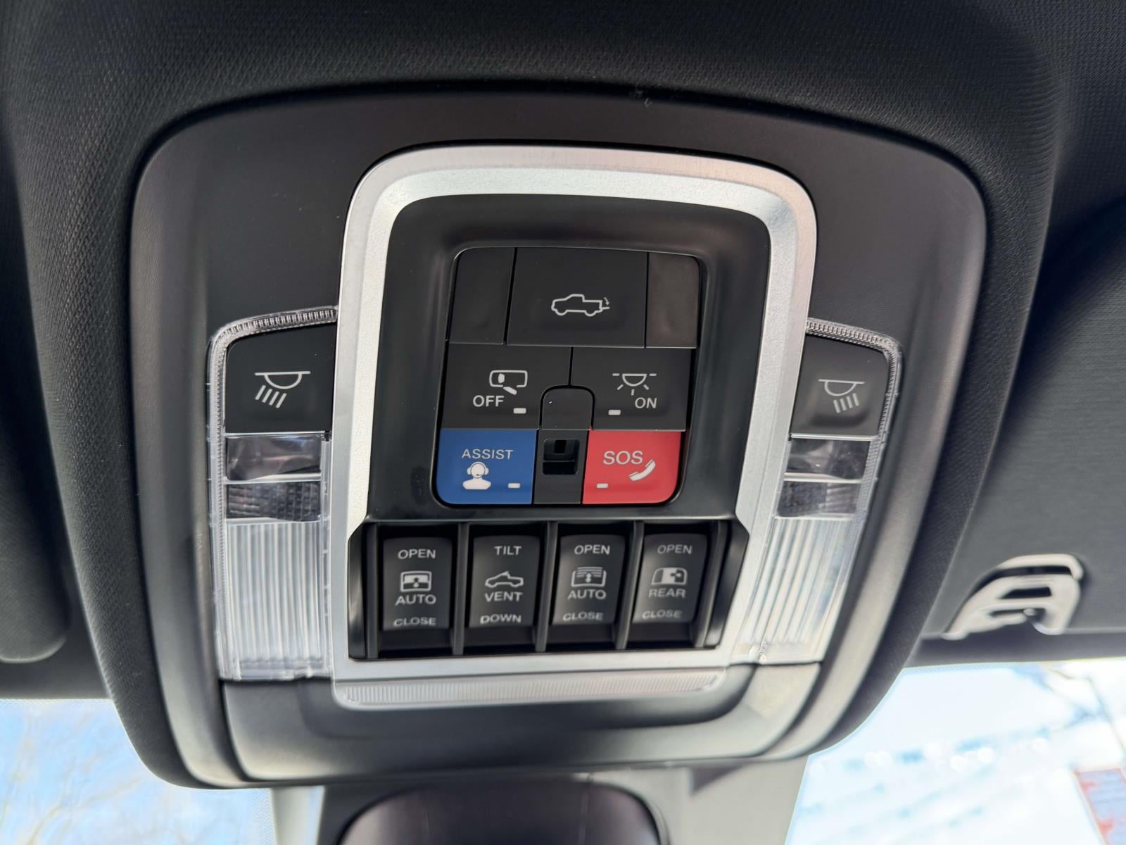 2023 RAM 1500 Laramie Crew Cab 4x4 5'7' Box