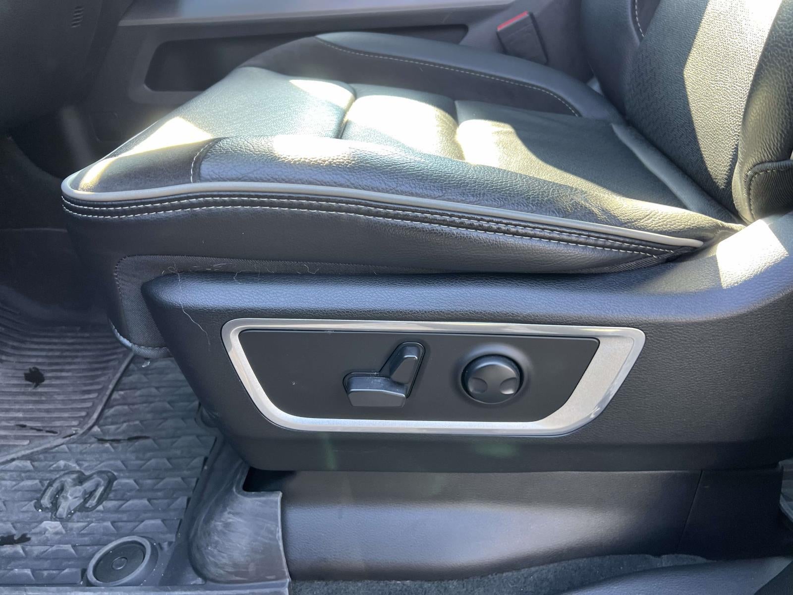 2024 RAM 1500 Laramie Crew Cab 4x4 5'7' Box