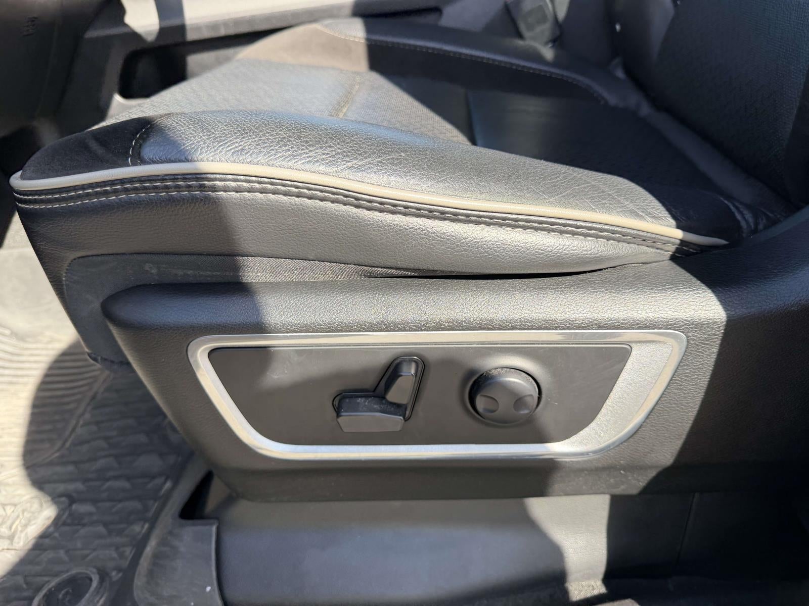 2023 RAM 1500 Laramie Crew Cab 4x4 5'7' Box