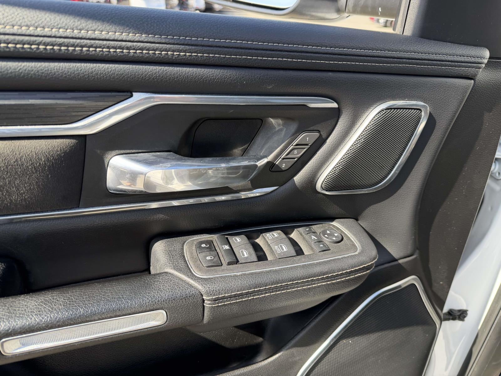 2023 RAM 1500 Laramie Crew Cab 4x4 5'7' Box