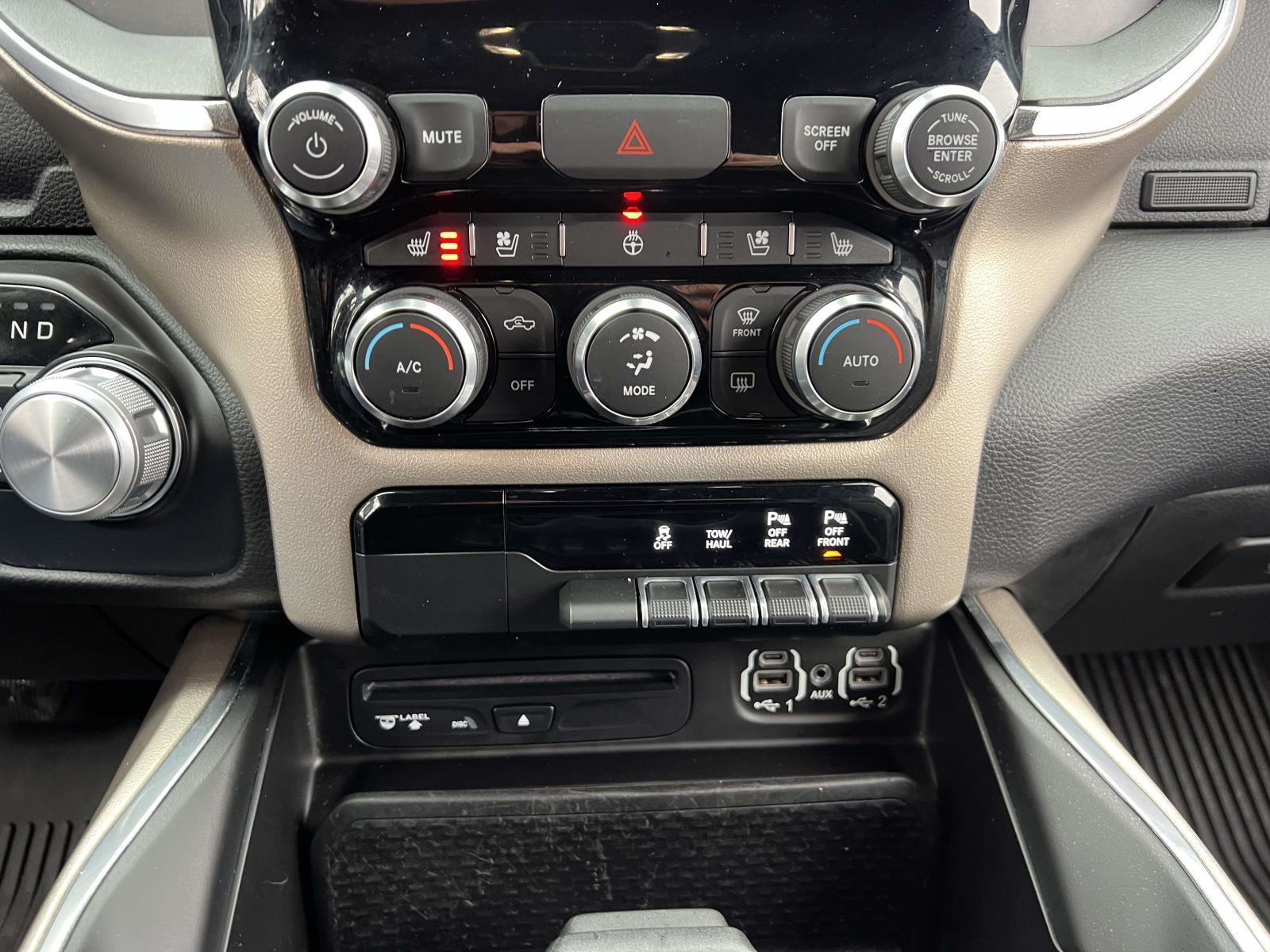 2019 RAM 1500 Laramie Crew Cab 4x4 5'7' Box