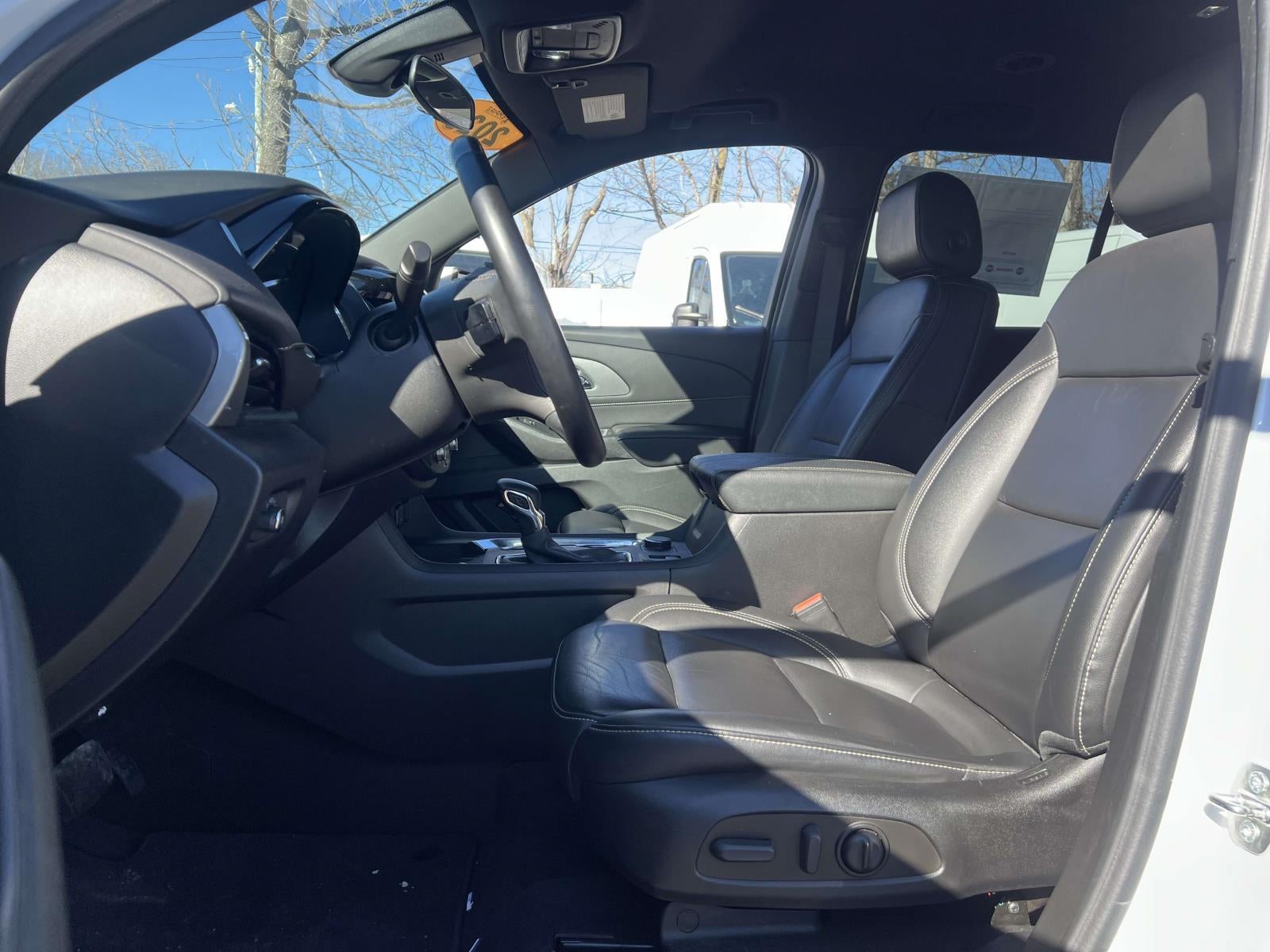 2023 Chevrolet Traverse AWD LT Leather