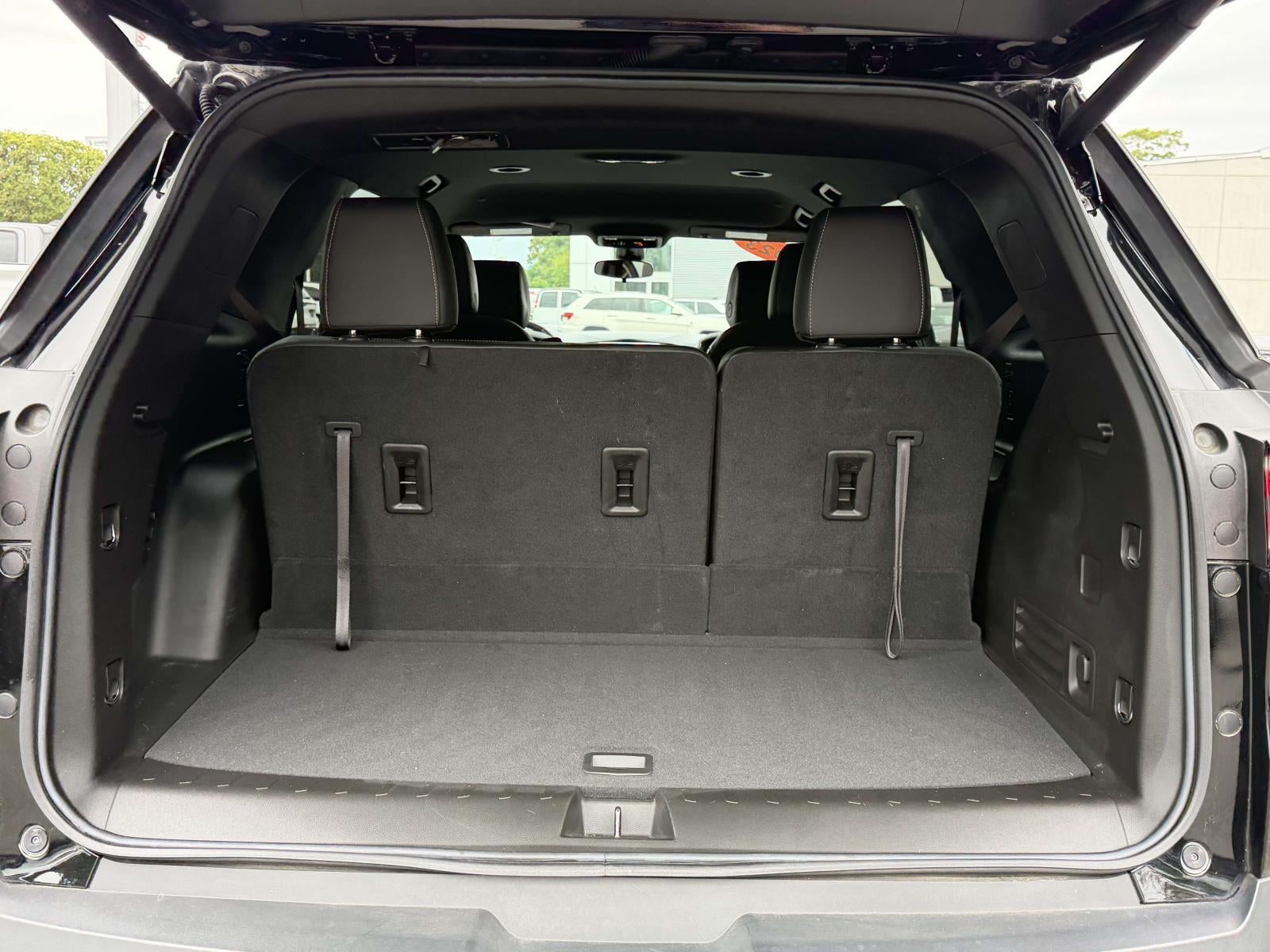 2023 Chevrolet Traverse AWD LT Leather