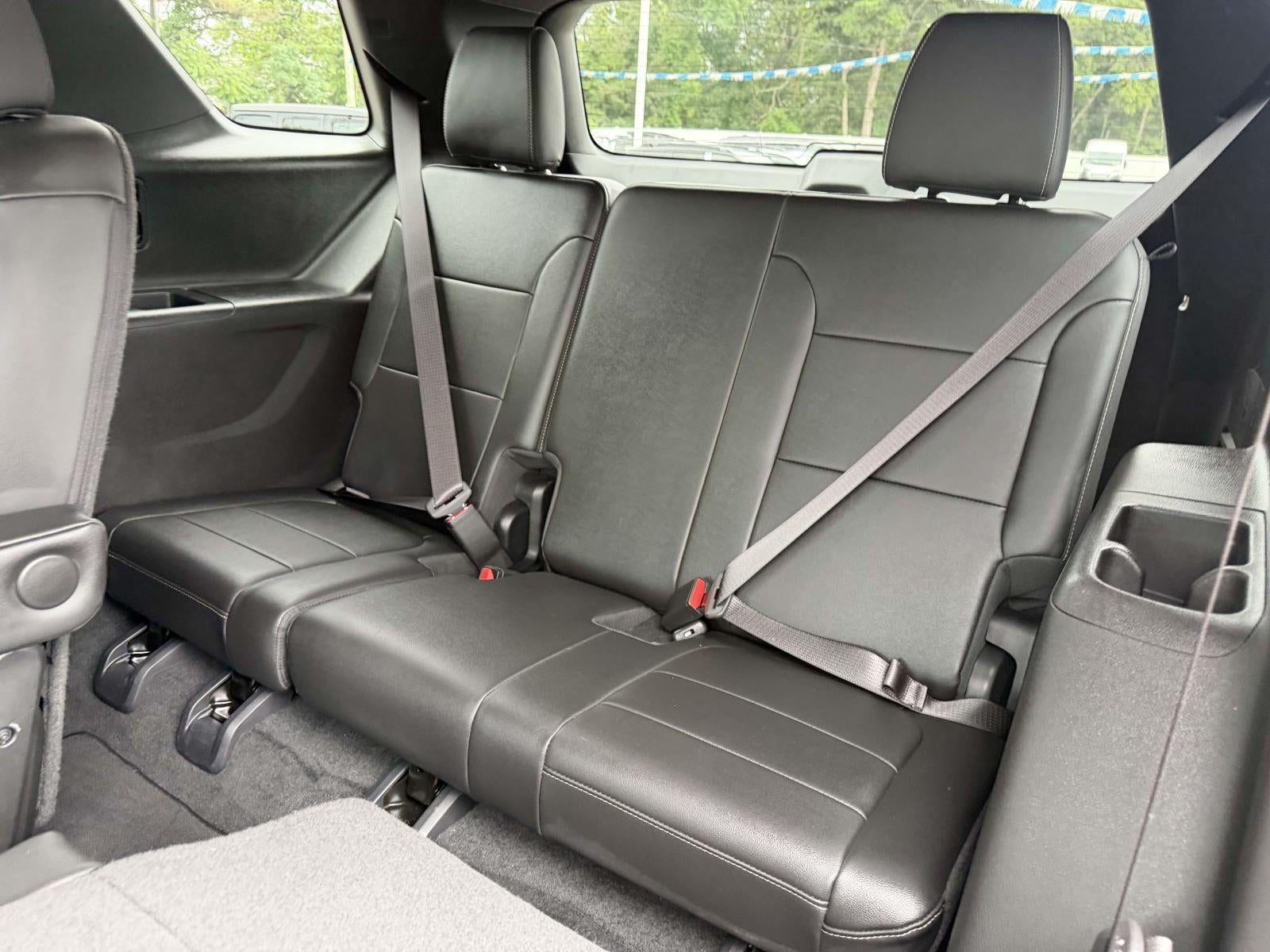 2023 Chevrolet Traverse AWD LT Leather