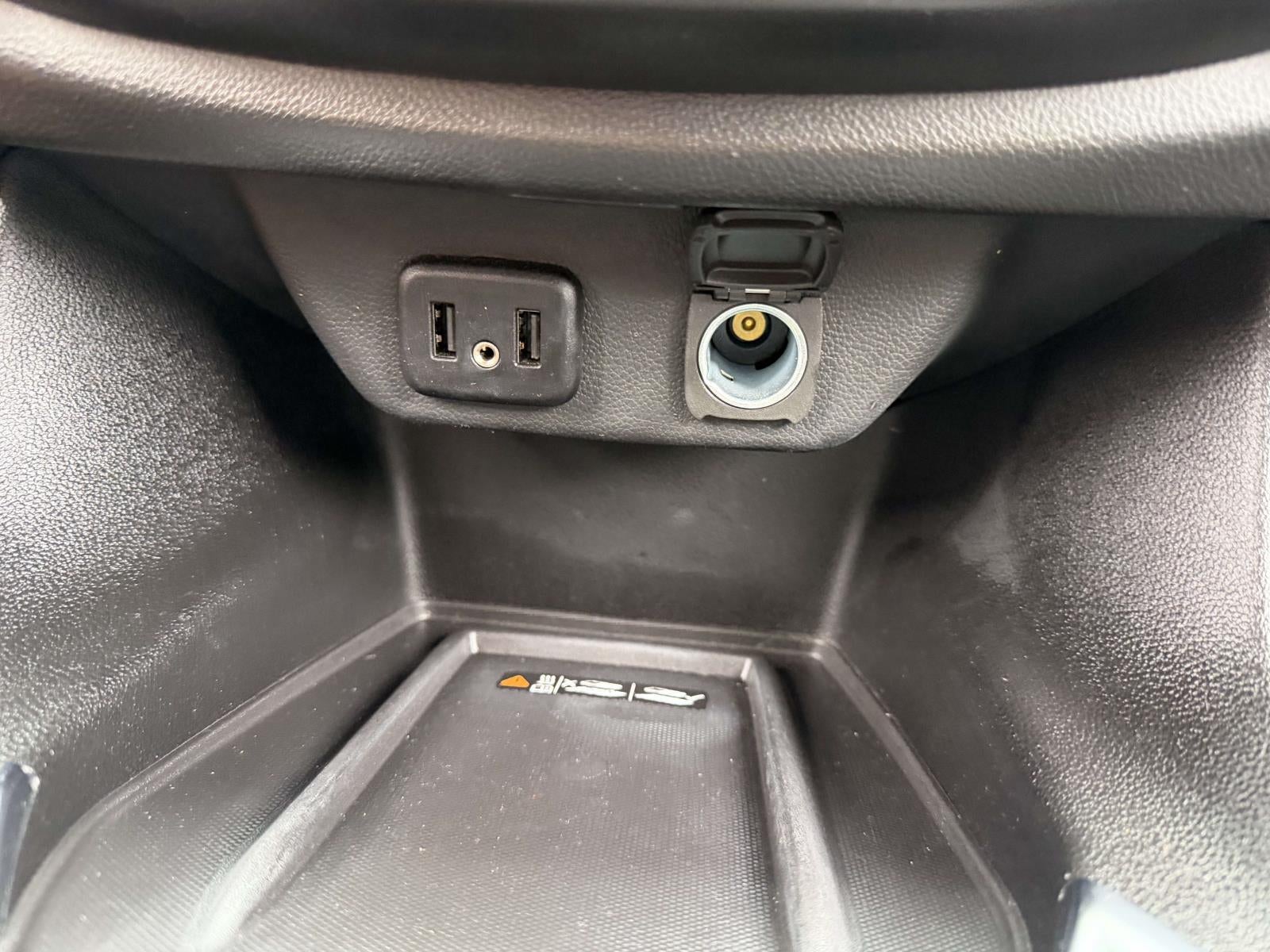 2023 Chevrolet Traverse AWD LT Leather