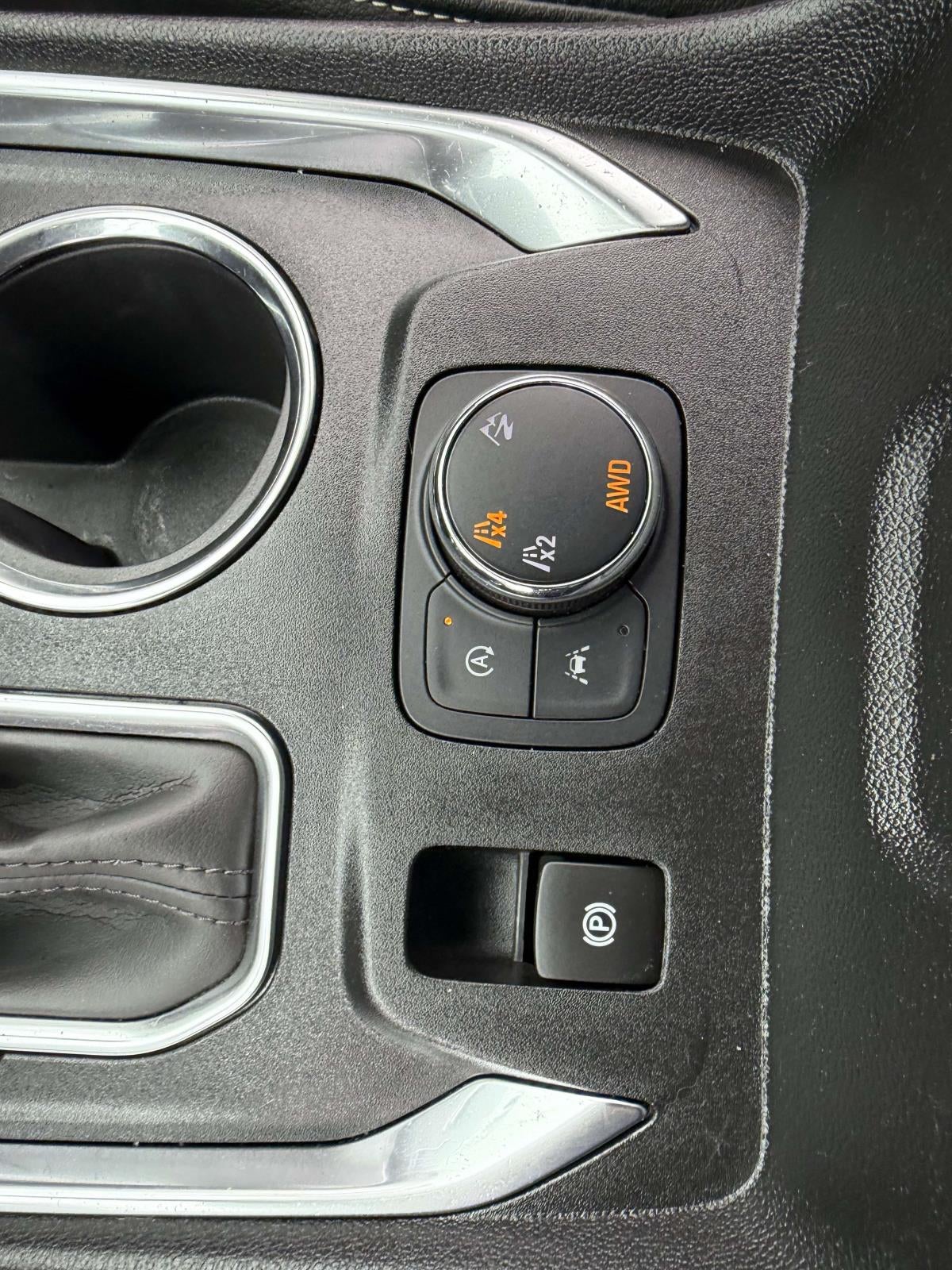 2023 Chevrolet Traverse AWD LT Leather
