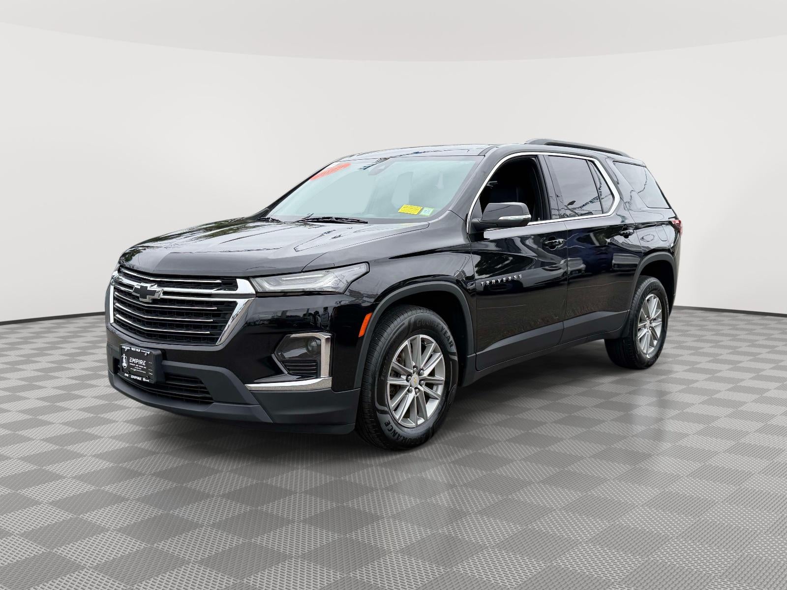 2023 Chevrolet Traverse AWD LT Leather
