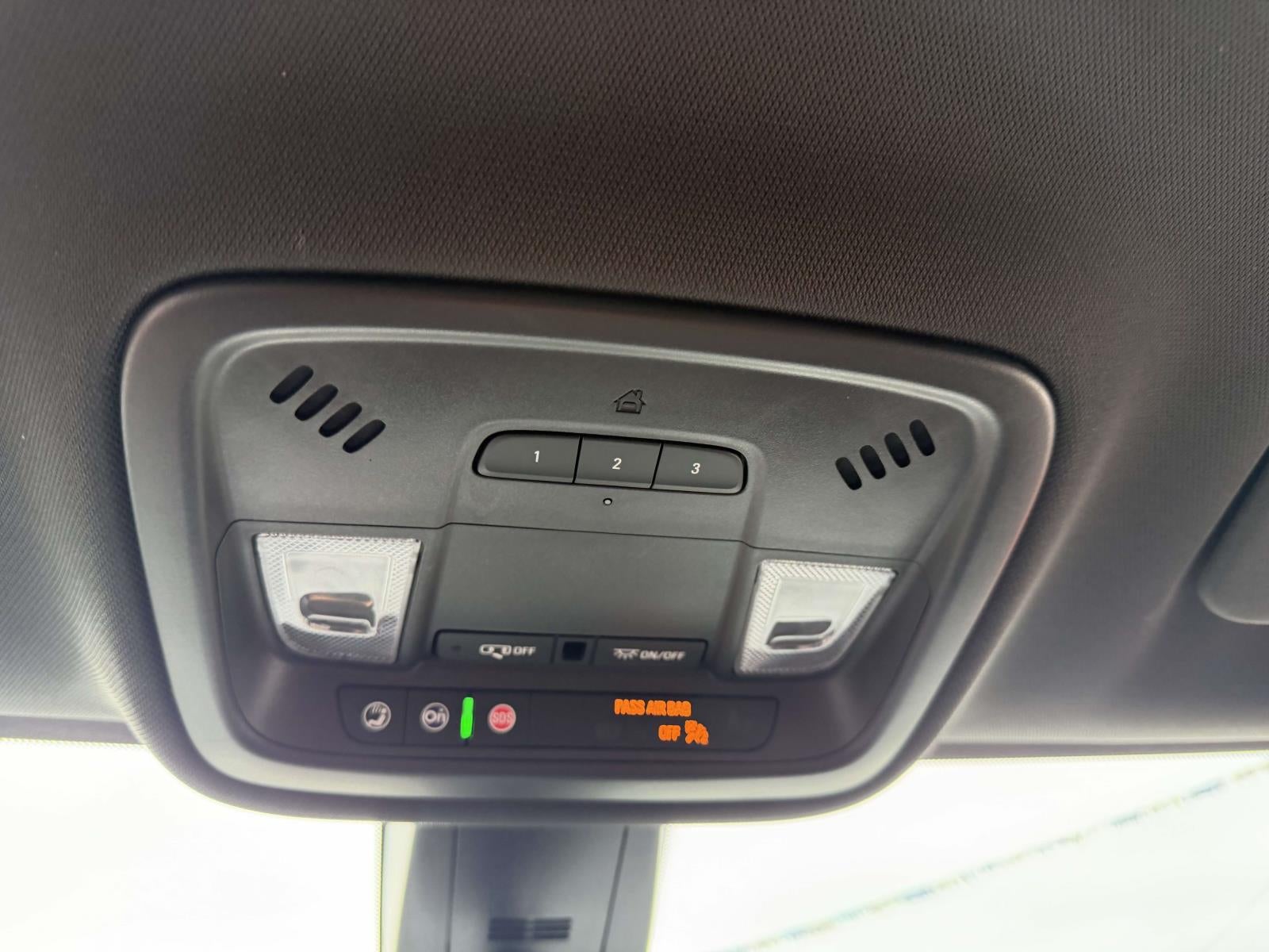 2023 Chevrolet Traverse AWD LT Leather