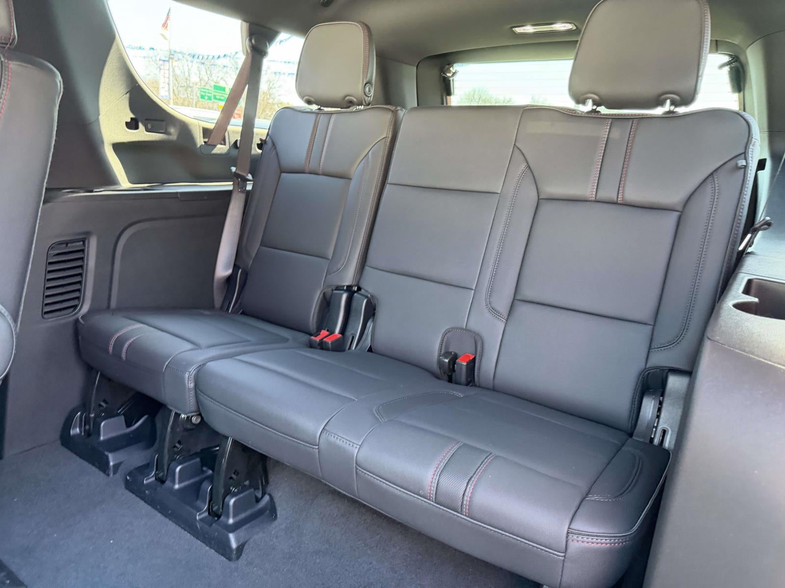 2025 Chevrolet Suburban RST