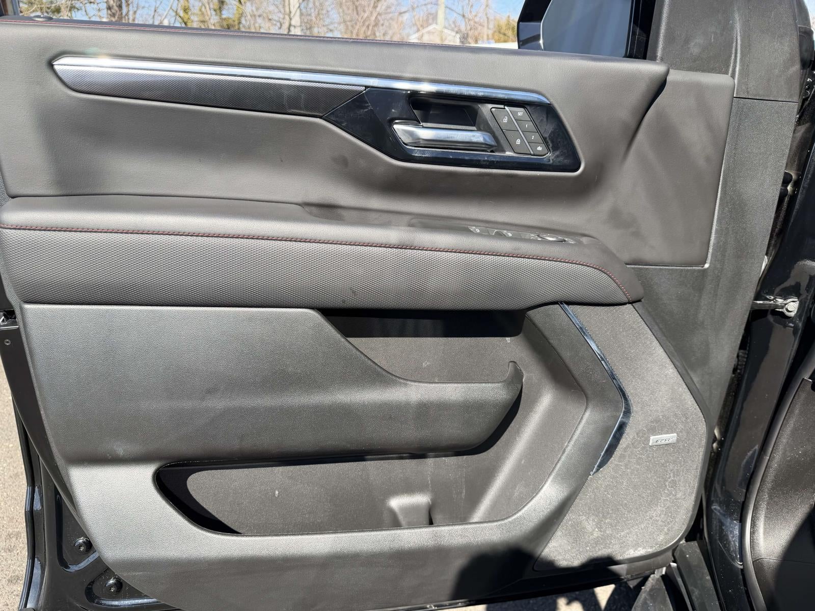 2025 Chevrolet Suburban RST