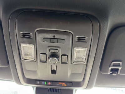 2023 Chevrolet Suburban 4WD Premier