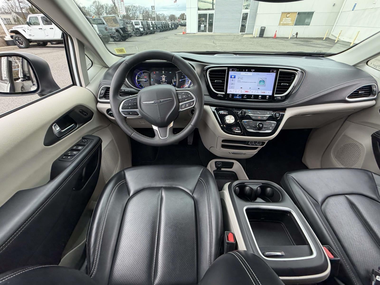 2023 Chrysler Pacifica Hybrid Touring L