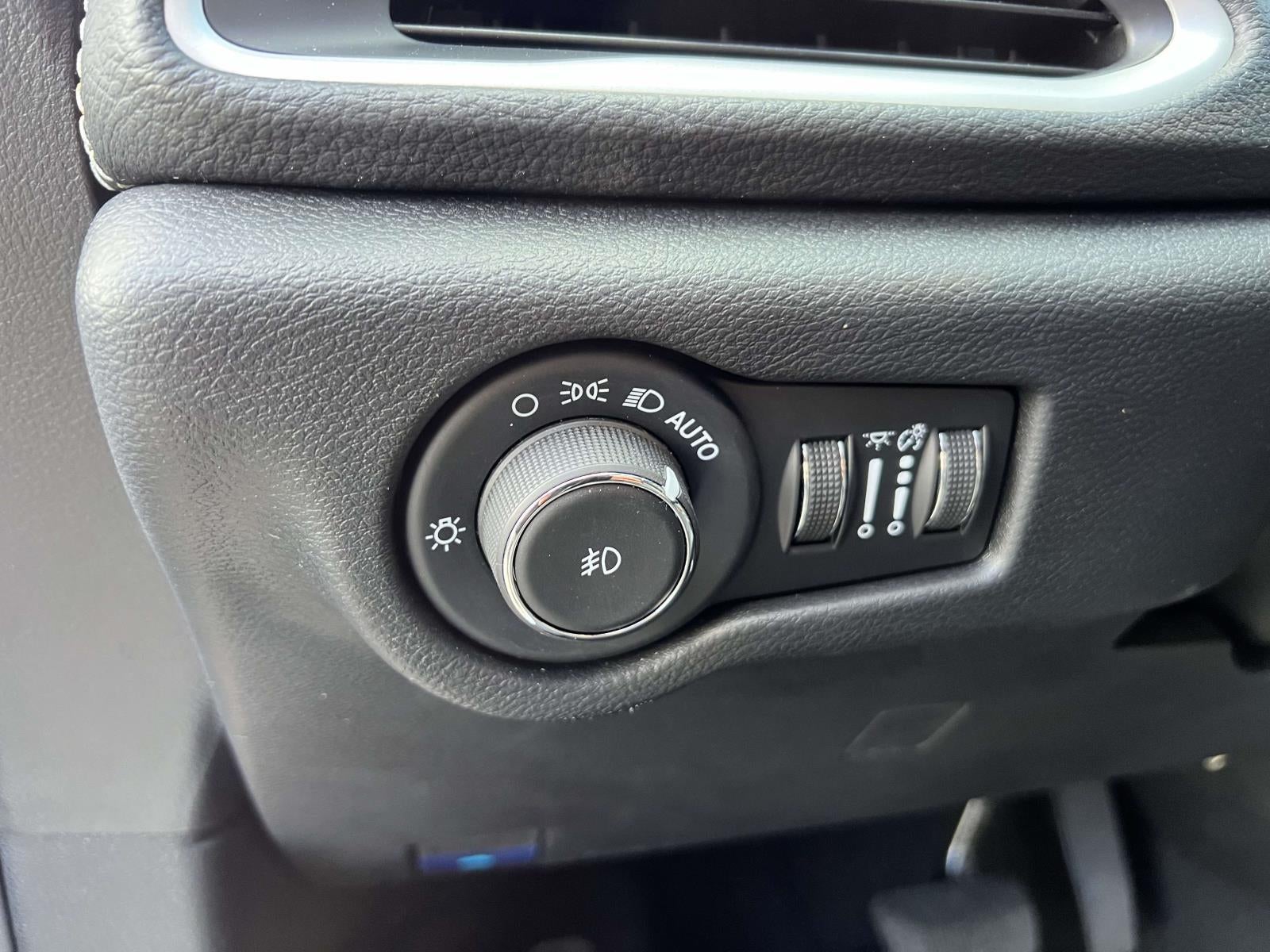 2025 Chrysler Pacifica PACIFICA SELECT AWD