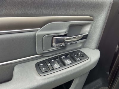 2017 RAM 1500 Big Horn Crew Cab 4x4 5'7' Box