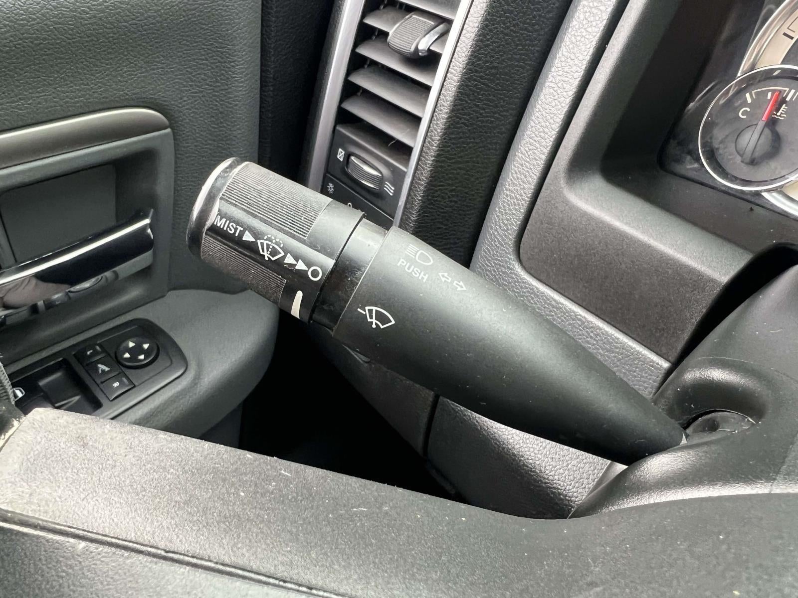 2017 RAM 1500 Big Horn Crew Cab 4x4 5'7' Box