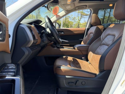 2025 Nissan Pathfinder Platinum 4WD