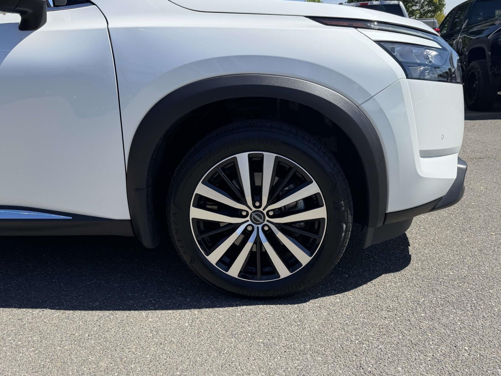 2025 Nissan Pathfinder Platinum 4WD