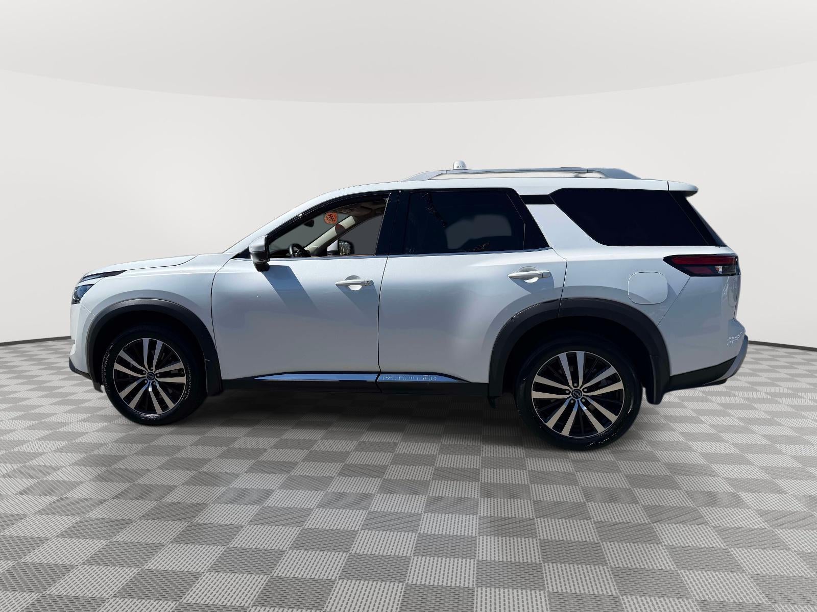 2025 Nissan Pathfinder Platinum 4WD