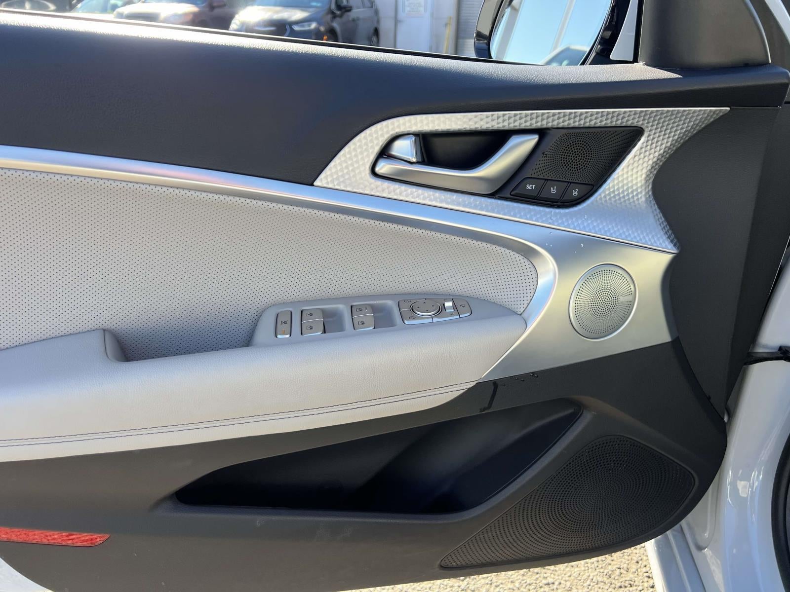 2023 Genesis G70 2.0T AWD