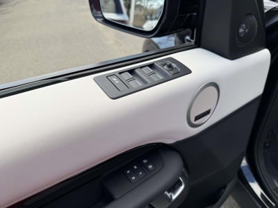 2025 Land Rover Discovery P300 S