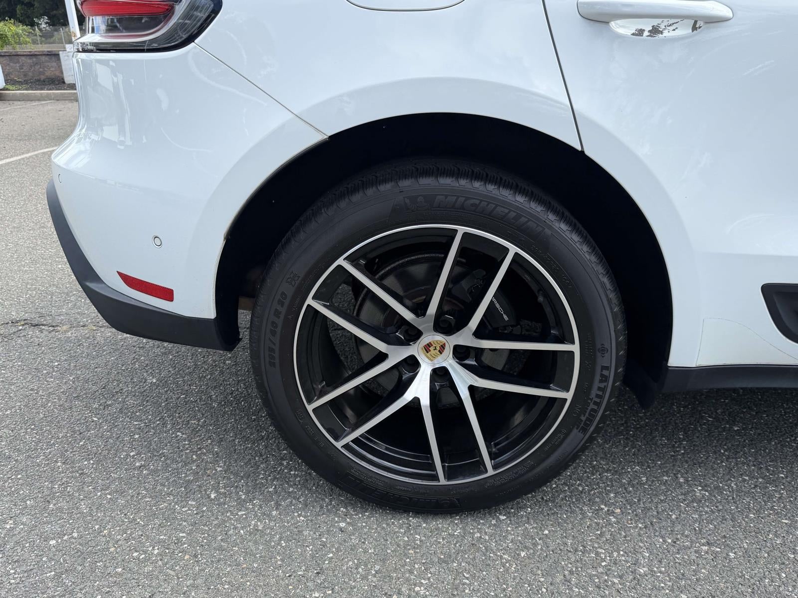 2022 Porsche Macan Base