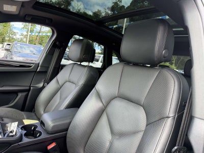 2022 Porsche Macan Base