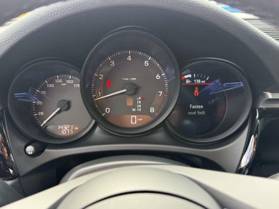 2022 Porsche Macan Base