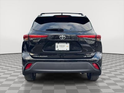 2022 Toyota Highlander LE