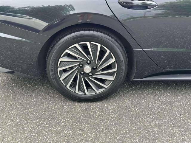 2022 Hyundai SONATA HYBRID Limited